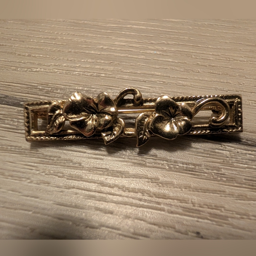 Vintage Avon Gilded Glory Brooch Pin (1981)